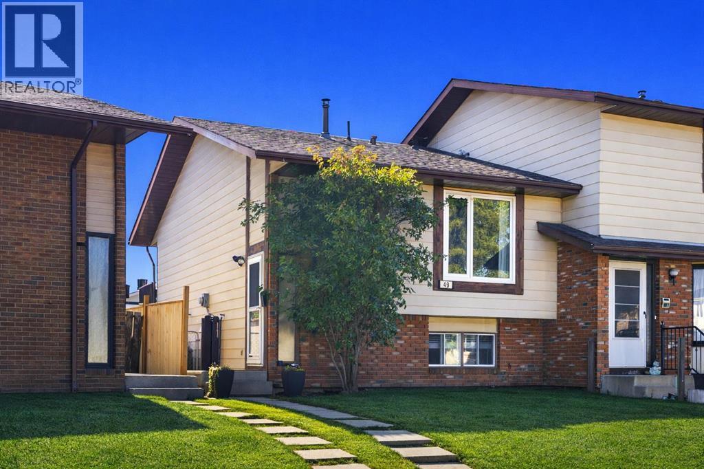 49 Castlebrook Way Ne, Calgary, Alberta  T3J 2A7 - Photo 3 - A2303785