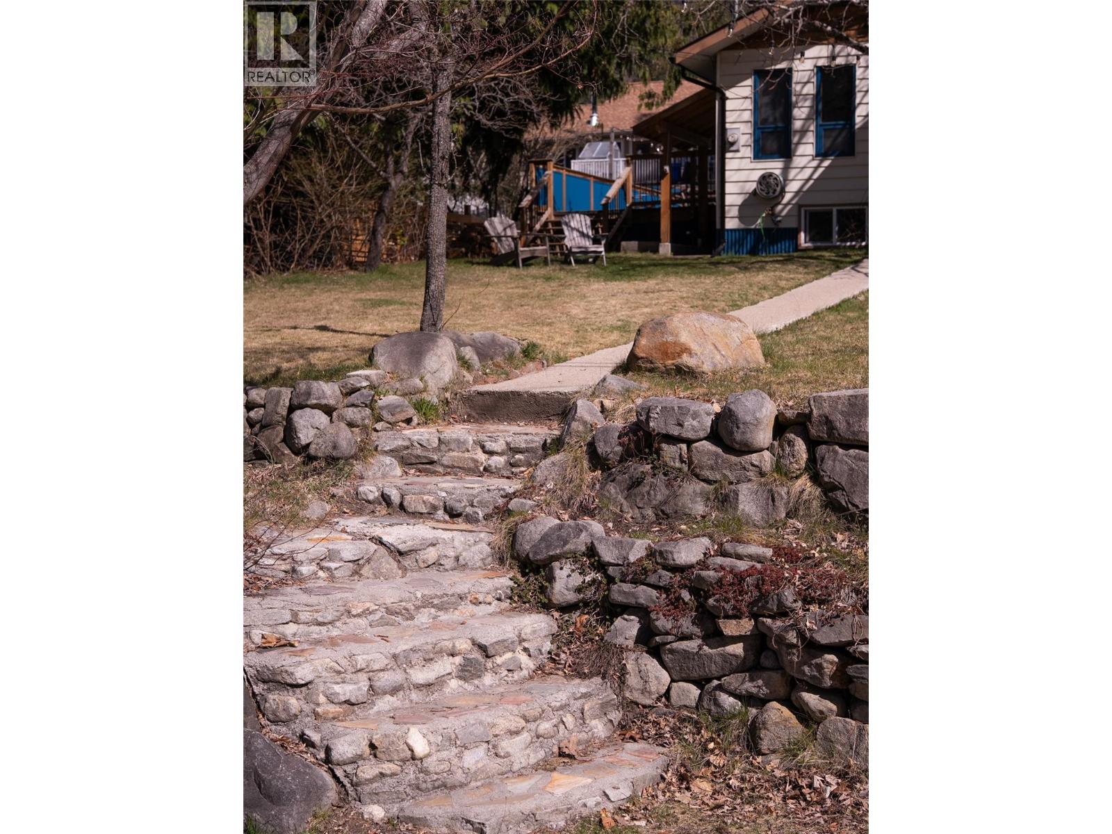 712 Ninth Street, Nelson, British Columbia  V1L 3B7 - Photo 11 - 10383129