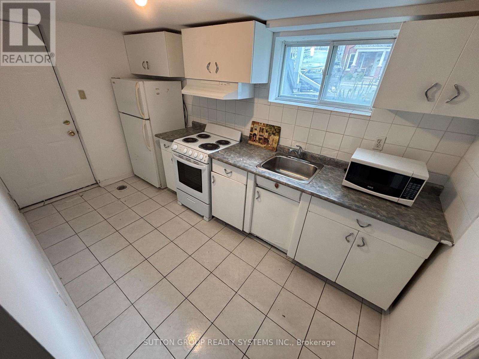 B1 - 83 Dawes (Basement) Road, Toronto, Ontario  M4C 5B2 - Photo 2 - E12904888