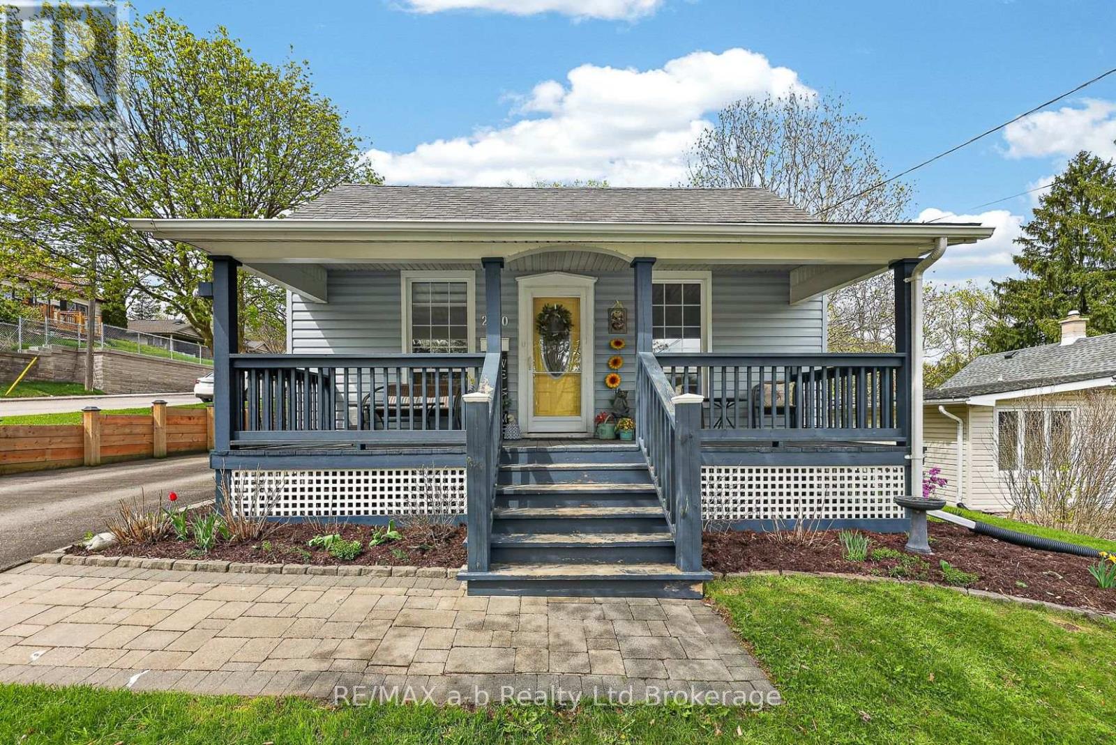 210 Russell Street, Woodstock (Woodstock - South), Ontario  N4S 2Z2 - Photo 3 - X13076334