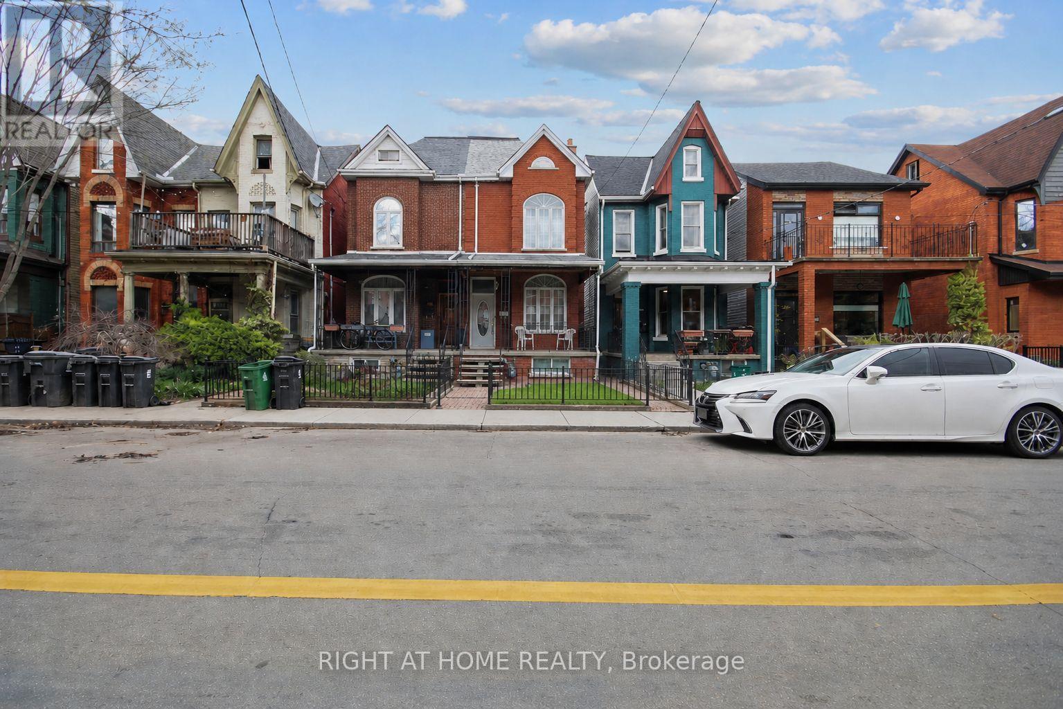 273 PALMERSTON AVENUE, Toronto, Ontario