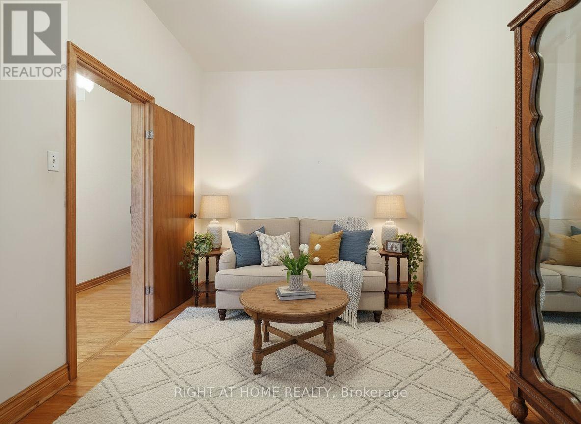 273 Palmerston Avenue, Toronto, Ontario  M6J 2J3 - Photo 5 - C13076310