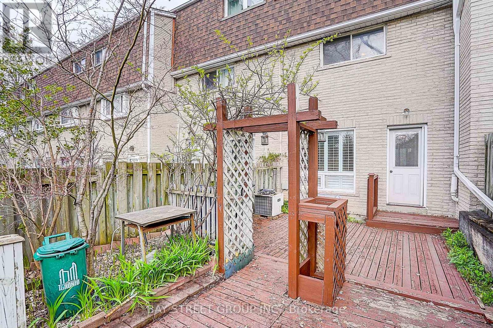 10 - 91 Rameau Drive, Toronto, Ontario  M2H 1T6 - Photo 39 - C13076352