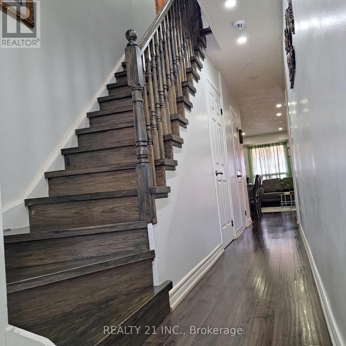 55 Shepmore Terrace, Toronto, Ontario  M1B 3H3 - Photo 5 - E13076336