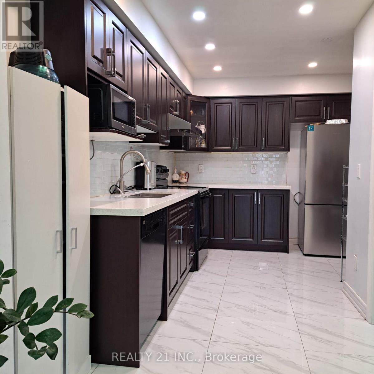 55 Shepmore Terrace, Toronto, Ontario  M1B 3H3 - Photo 7 - E13076336