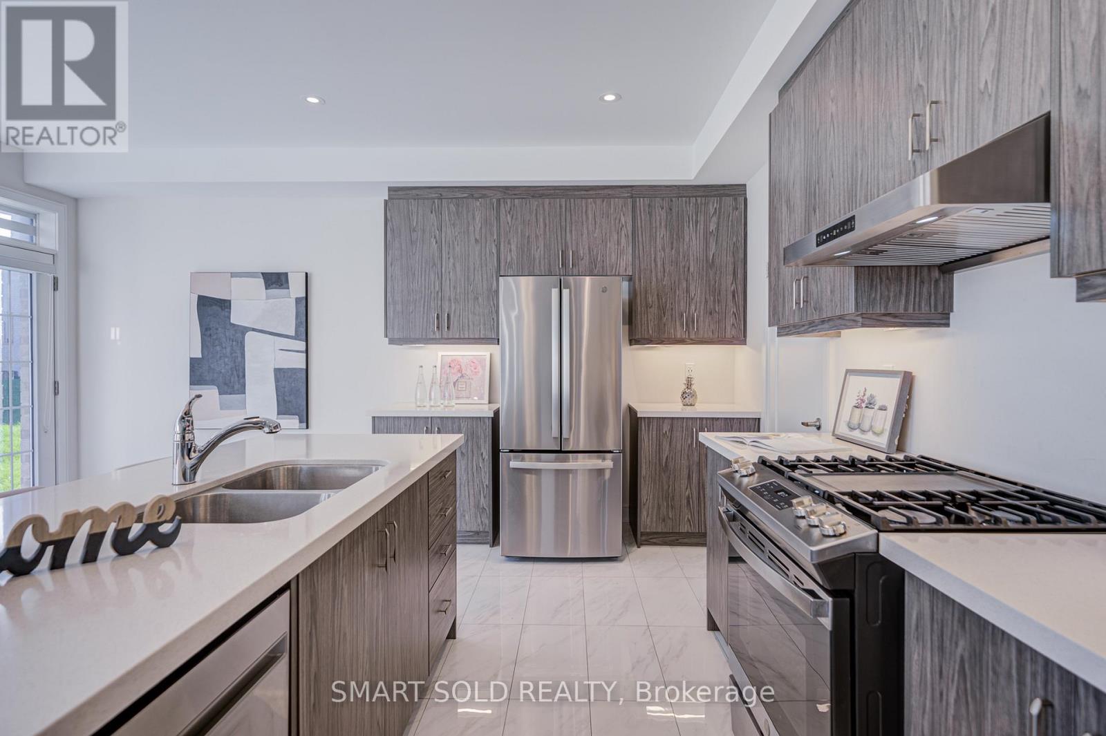 91 Angus Morton Crescent, East Gwillimbury, Ontario  L9N 1S4 - Photo 13 - N13076356