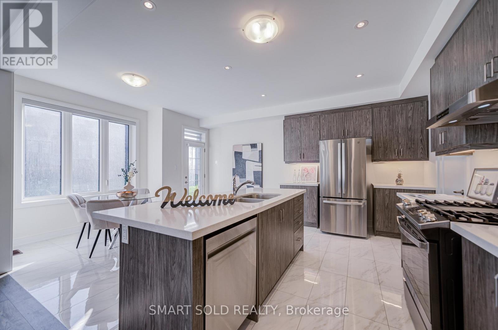 91 Angus Morton Crescent, East Gwillimbury, Ontario  L9N 1S4 - Photo 14 - N13076356