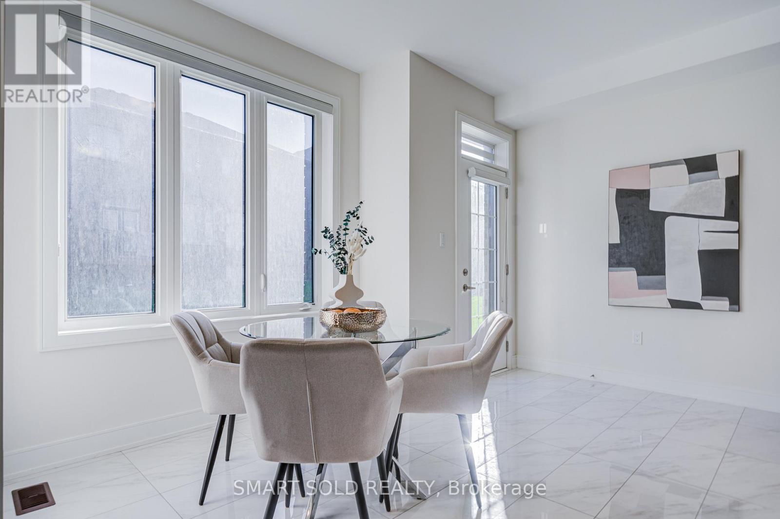 91 Angus Morton Crescent, East Gwillimbury, Ontario  L9N 1S4 - Photo 17 - N13076356
