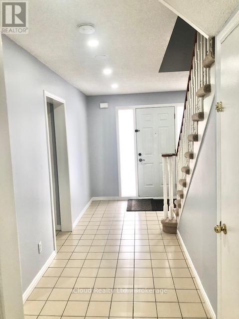 112 Dumfries Avenue, Brampton, Ontario  L6Z 2X3 - Photo 2 - W13076320