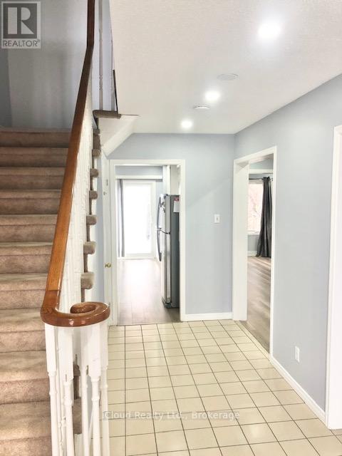 112 Dumfries Avenue, Brampton, Ontario  L6Z 2X3 - Photo 8 - W13076320