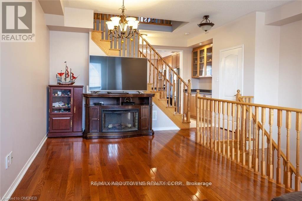 2 - 2171 Fiddlers Way, Oakville, Ontario  L6M 0R9 - Photo 4 - W13076324