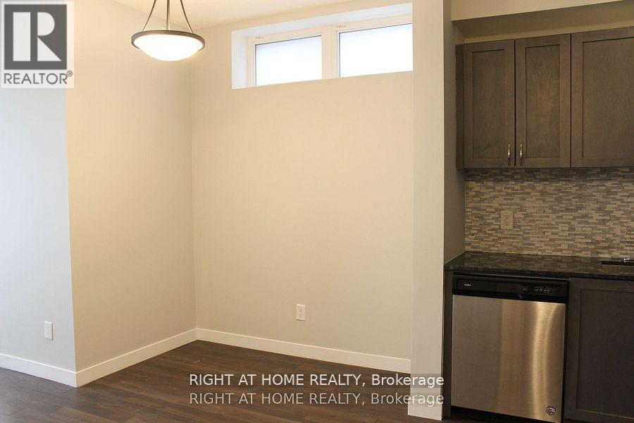 17 - 6 Bicknell Avenue, Toronto, Ontario  M6M 4G3 - Photo 10 - W13076330