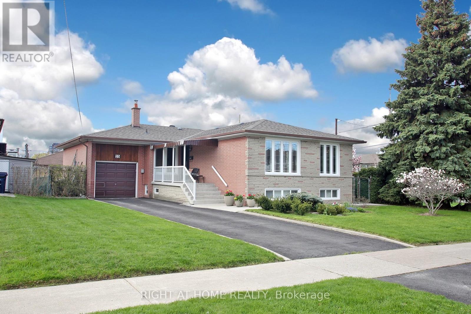 25 SPARROW AVENUE, Toronto, Ontario