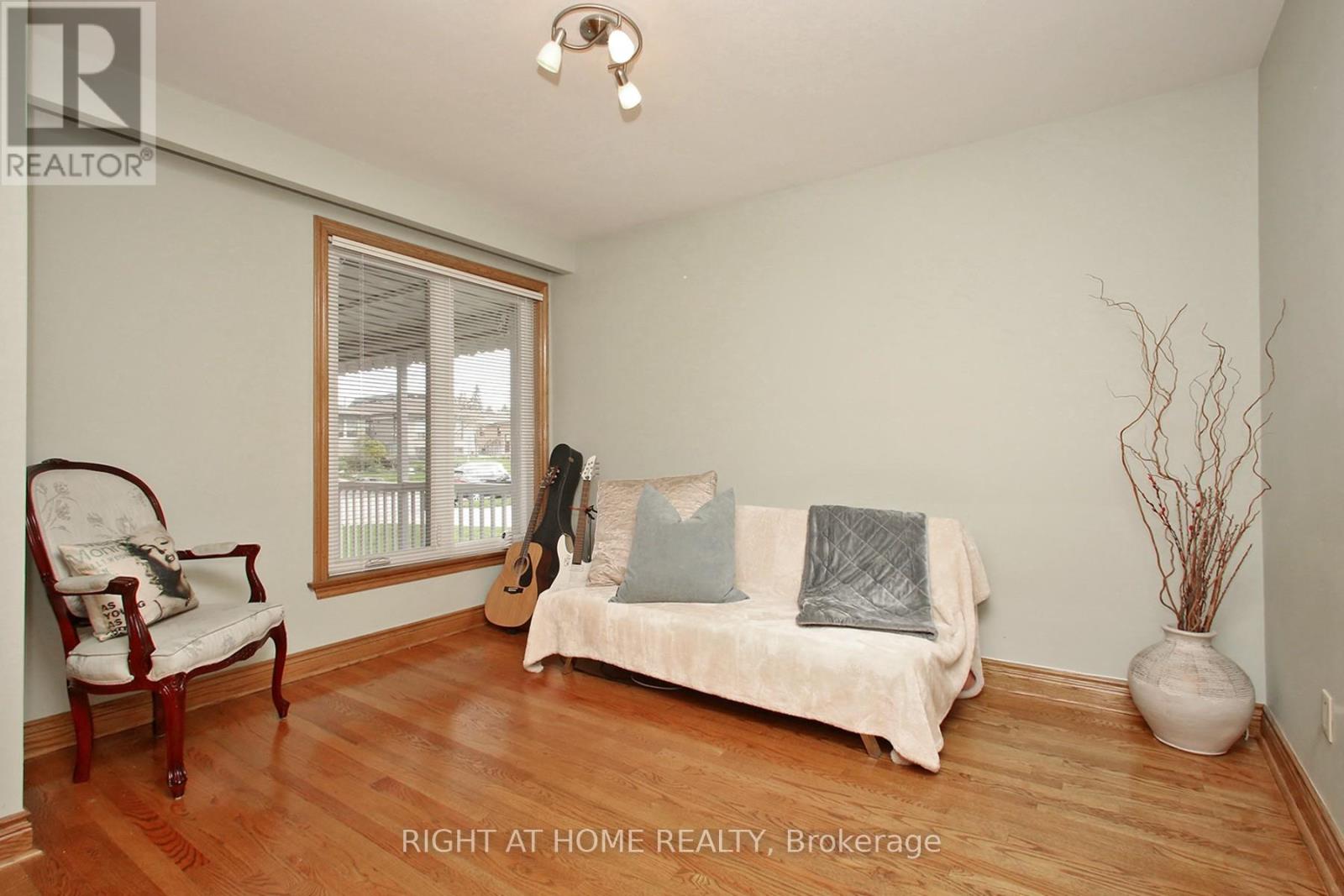 25 Sparrow Avenue, Toronto, Ontario  M6A 1L5 - Photo 13 - W13076338
