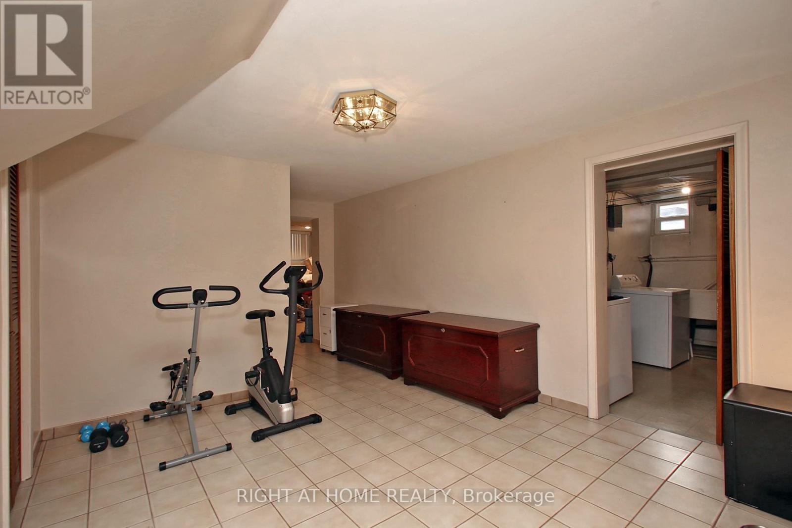25 Sparrow Avenue, Toronto, Ontario  M6A 1L5 - Photo 17 - W13076338