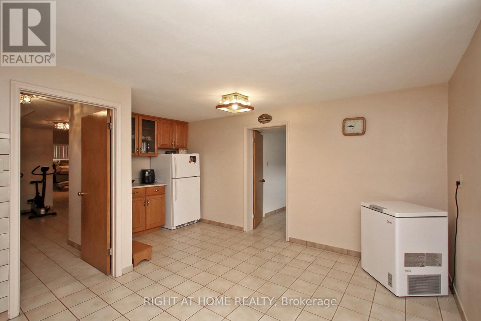 25 Sparrow Avenue, Toronto, Ontario  M6A 1L5 - Photo 19 - W13076338