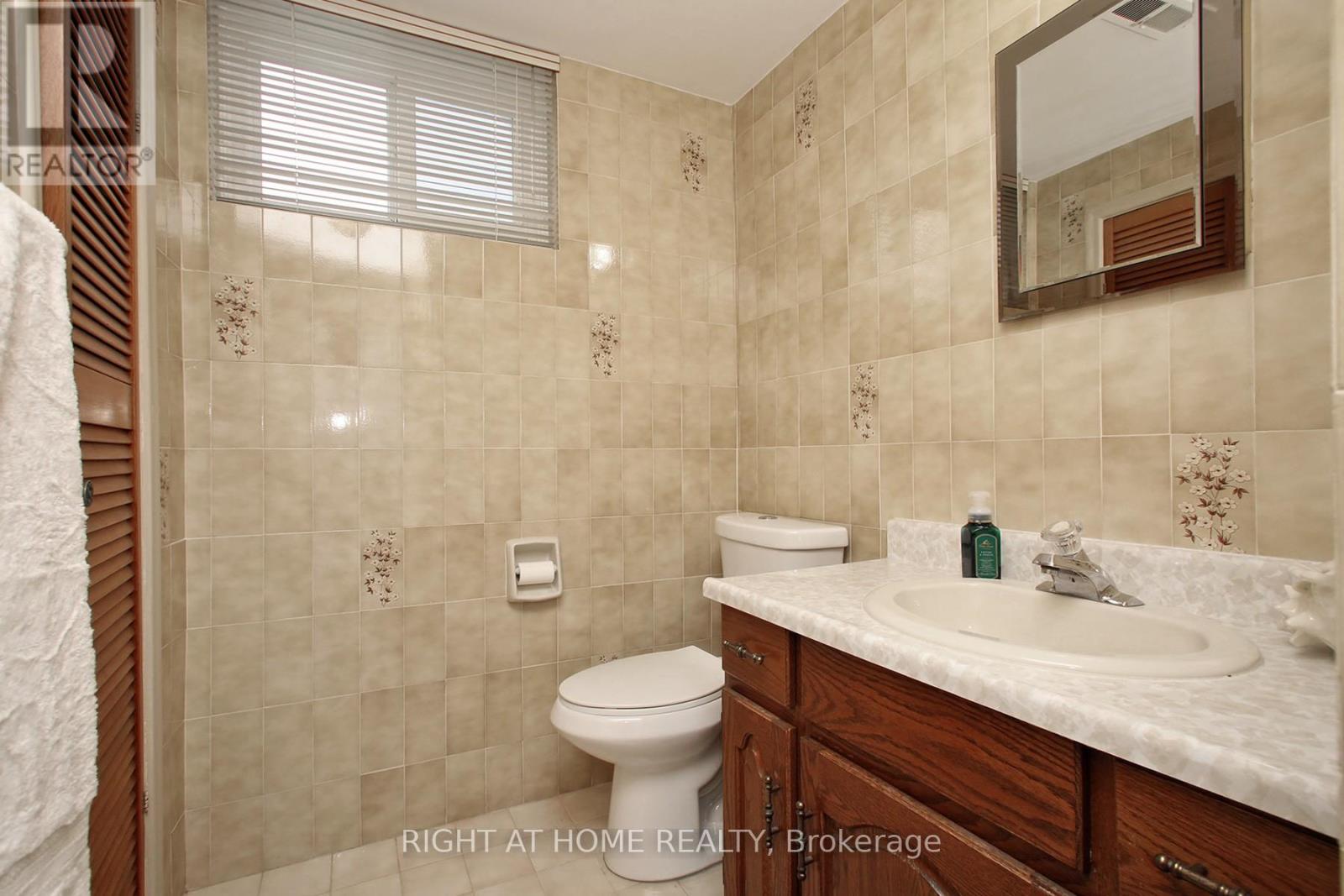 25 Sparrow Avenue, Toronto, Ontario  M6A 1L5 - Photo 20 - W13076338