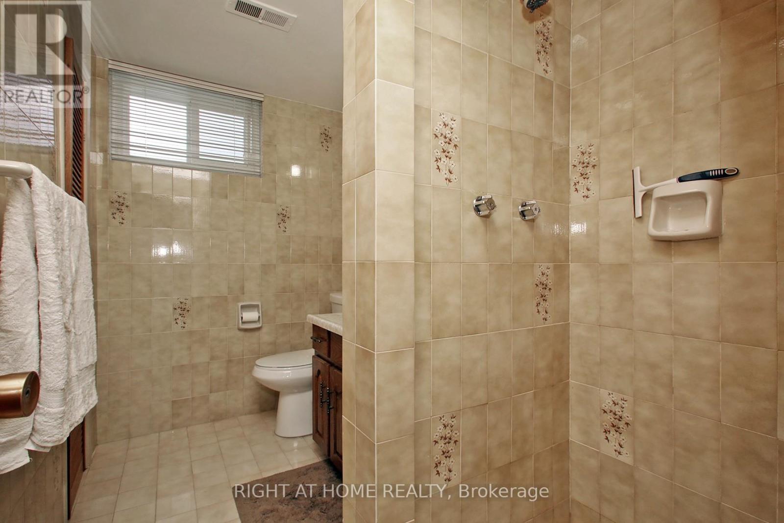 25 Sparrow Avenue, Toronto, Ontario  M6A 1L5 - Photo 21 - W13076338