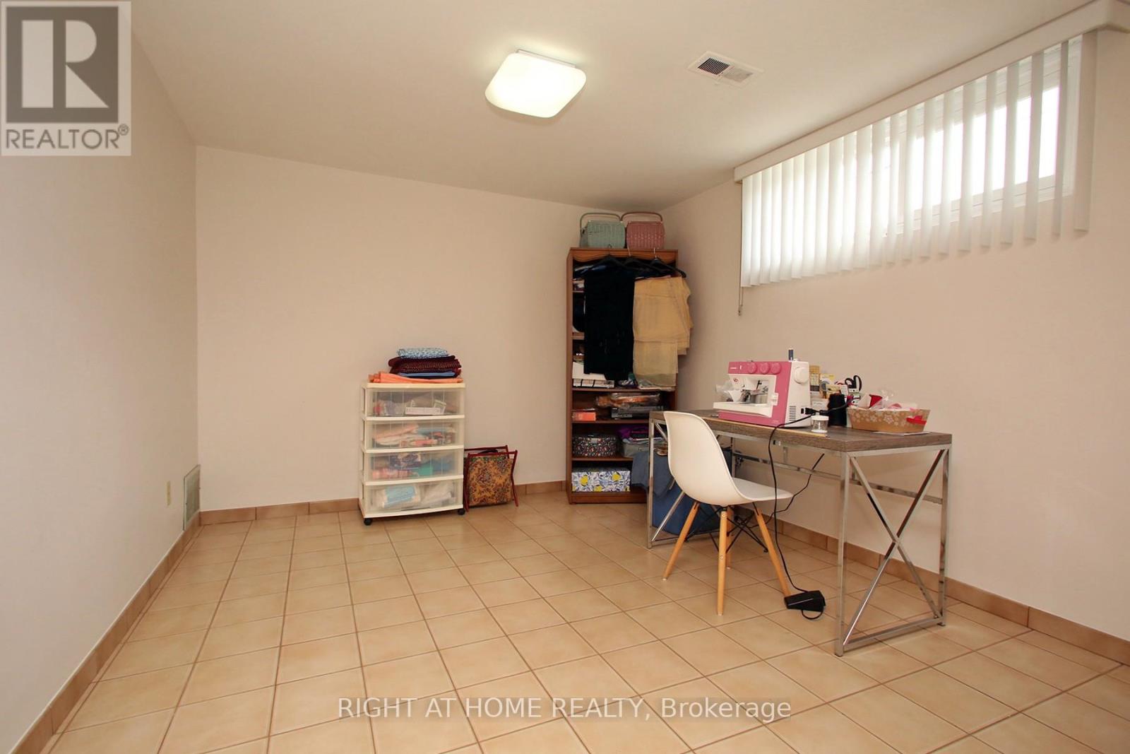 25 Sparrow Avenue, Toronto, Ontario  M6A 1L5 - Photo 24 - W13076338