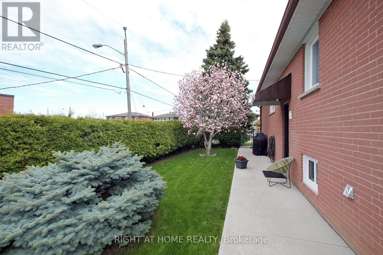 25 Sparrow Avenue, Toronto, Ontario  M6A 1L5 - Photo 27 - W13076338