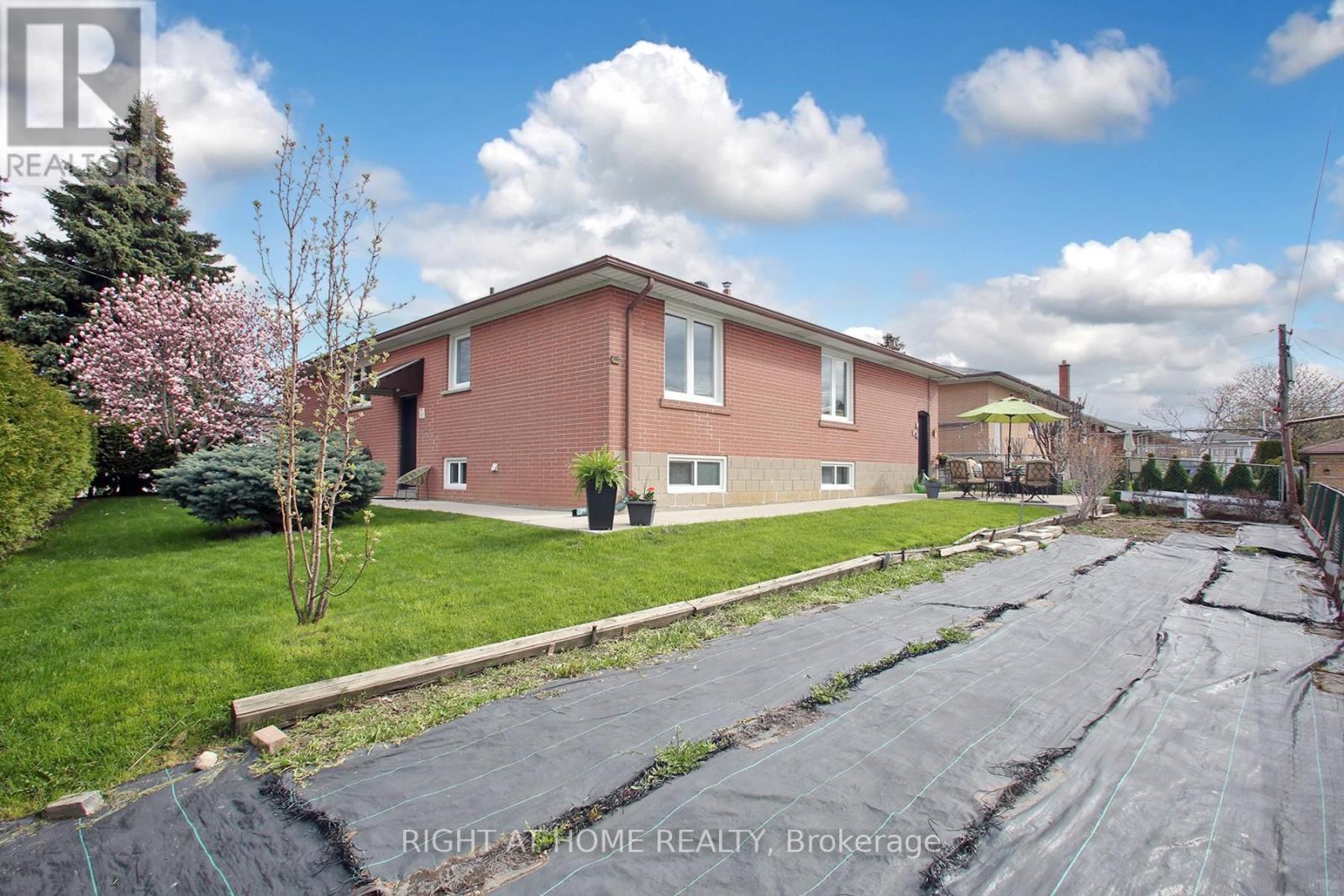 25 Sparrow Avenue, Toronto, Ontario  M6A 1L5 - Photo 28 - W13076338