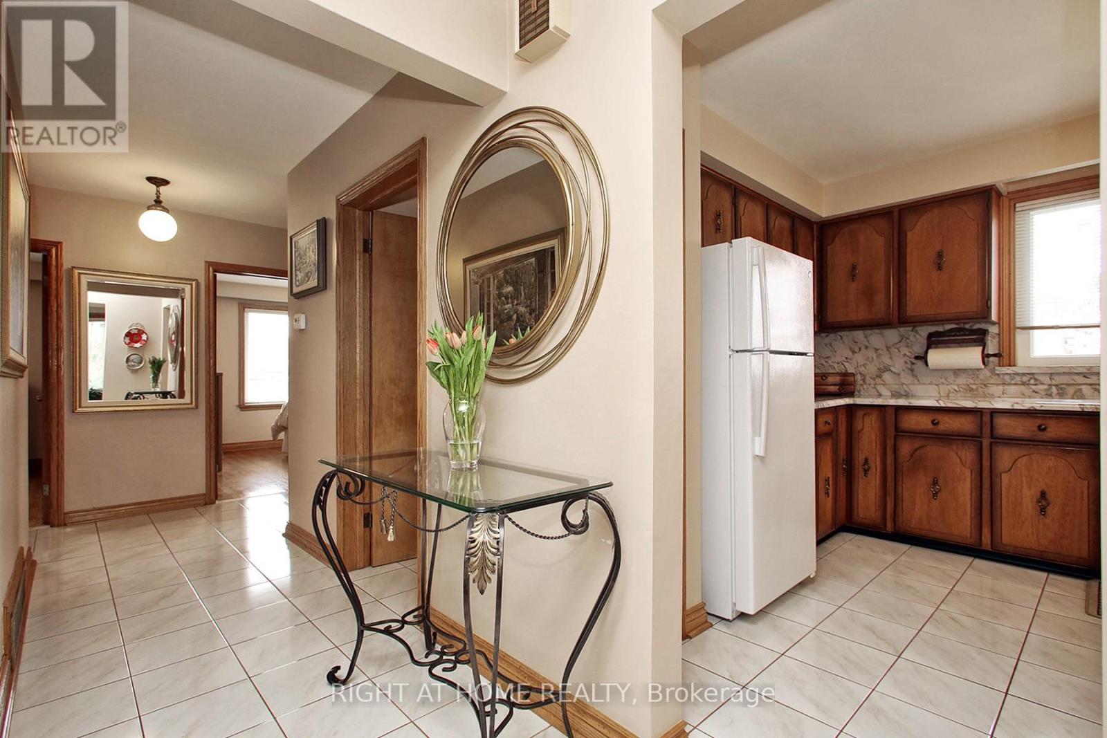 25 Sparrow Avenue, Toronto, Ontario  M6A 1L5 - Photo 3 - W13076338