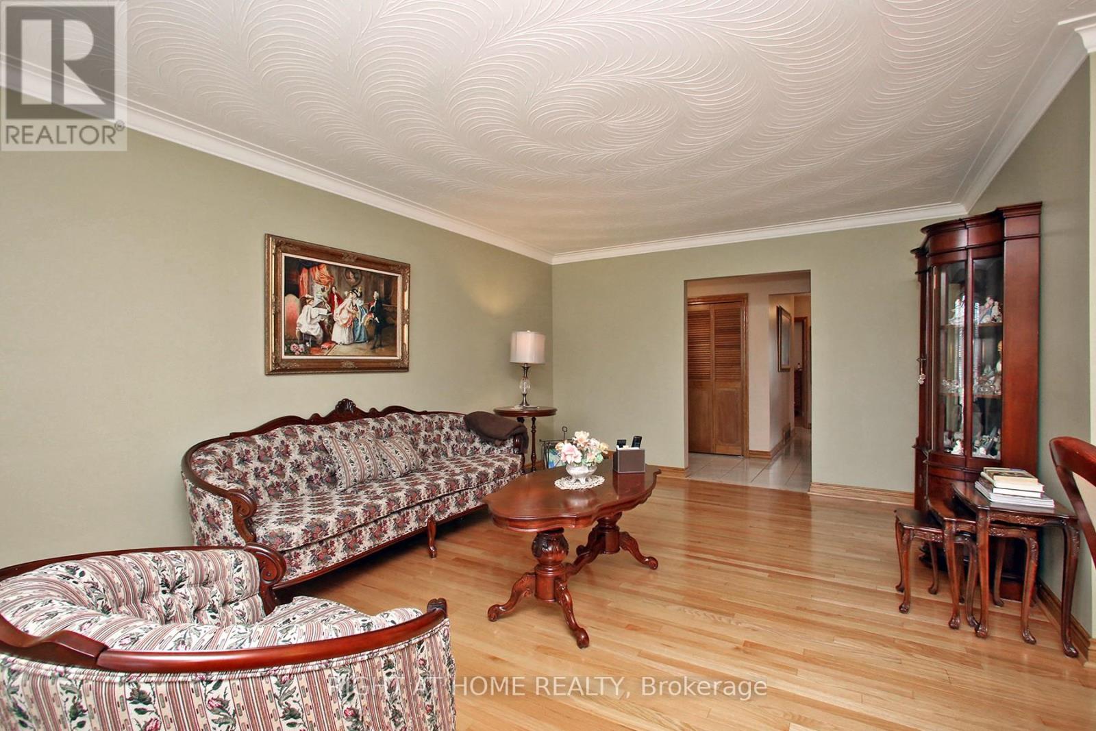 25 Sparrow Avenue, Toronto, Ontario  M6A 1L5 - Photo 5 - W13076338