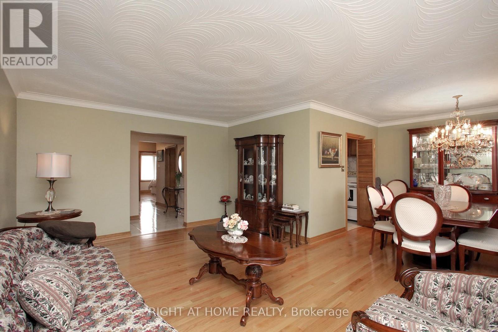 25 Sparrow Avenue, Toronto, Ontario  M6A 1L5 - Photo 9 - W13076338