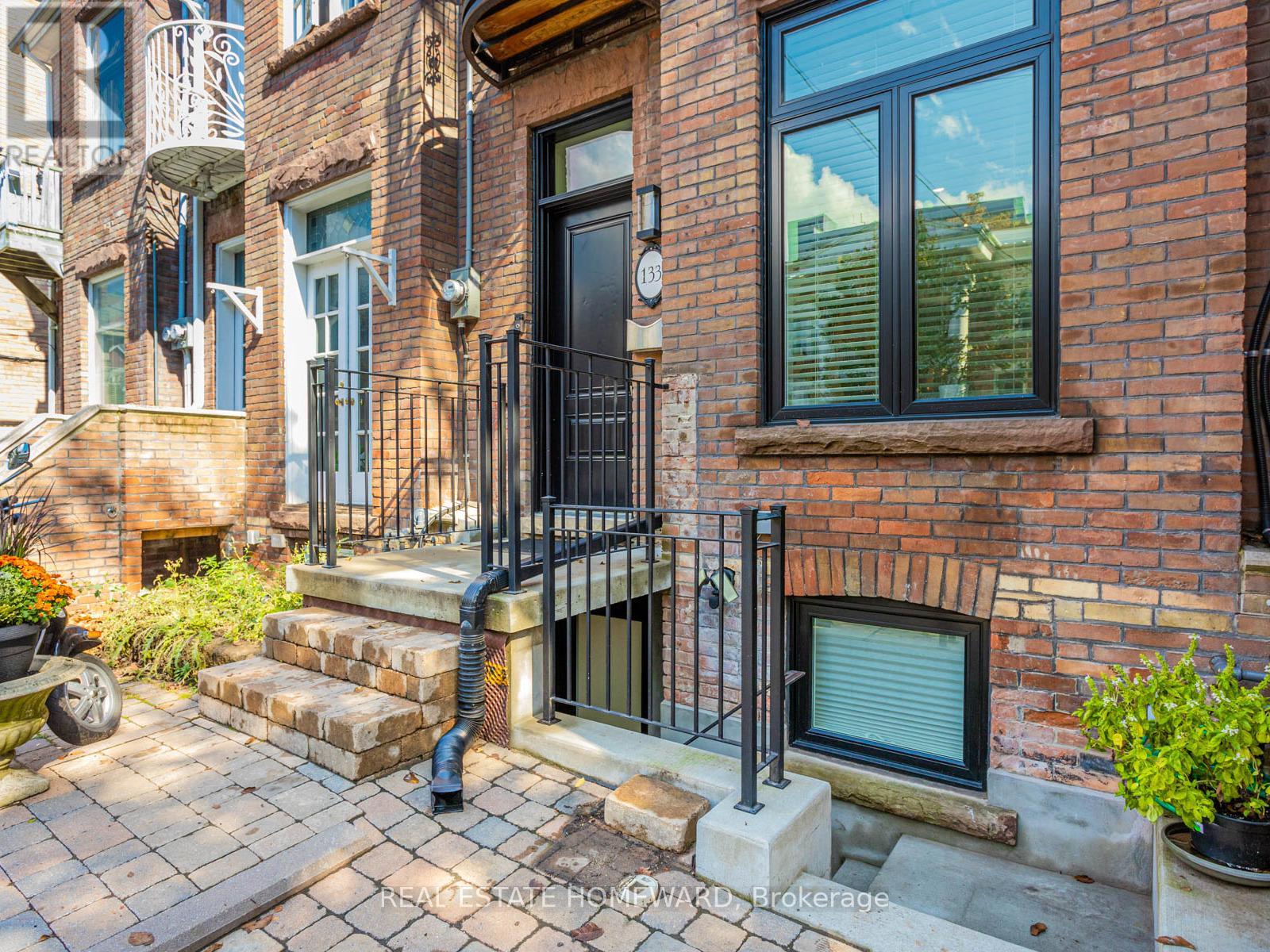133 Cowan Avenue, Toronto, Ontario  M6K 2N1 - Photo 3 - W13076344