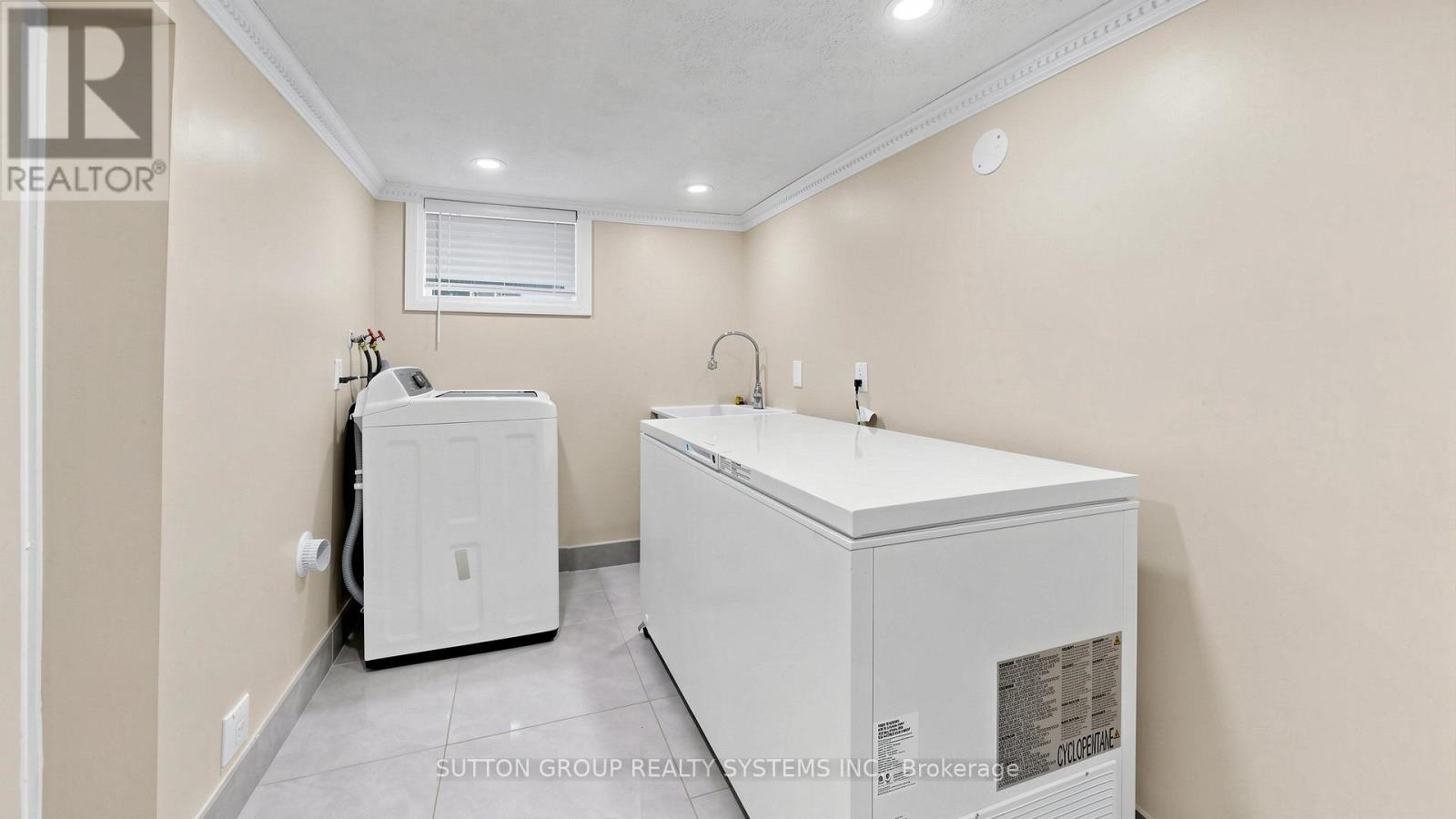 91 Kirknewton Road, Toronto, Ontario  M6E 3X9 - Photo 33 - W13076362
