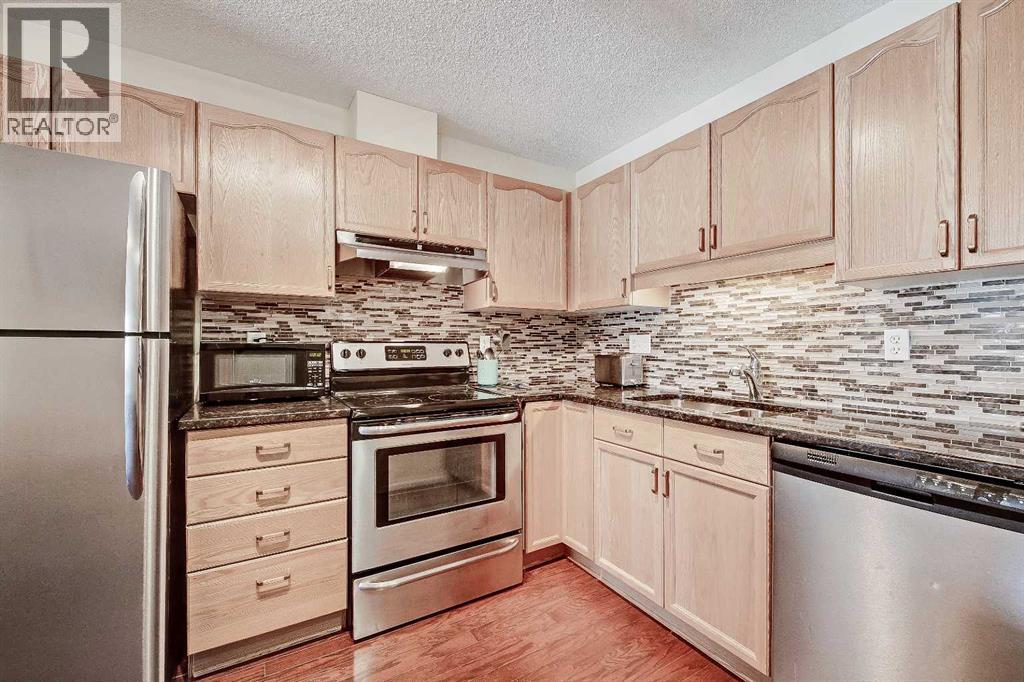 2209, 2000 Sienna Park Green Sw, Calgary, Alberta  T3H 3N7 - Photo 7 - A2304871