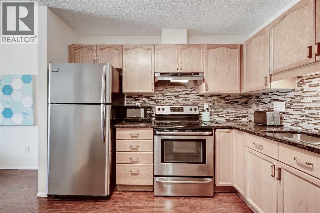 2209, 2000 Sienna Park Green Sw, Calgary, Alberta  T3H 3N7 - Photo 6 - A2304871