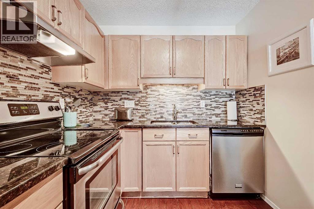 2209, 2000 Sienna Park Green Sw, Calgary, Alberta  T3H 3N7 - Photo 8 - A2304871