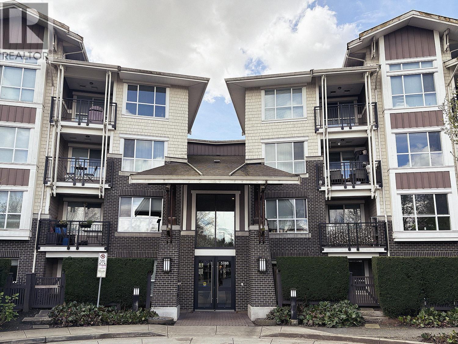 219 5788 Sidley Street, Burnaby, British Columbia  V5J 5E5 - Photo 3 - R3118340