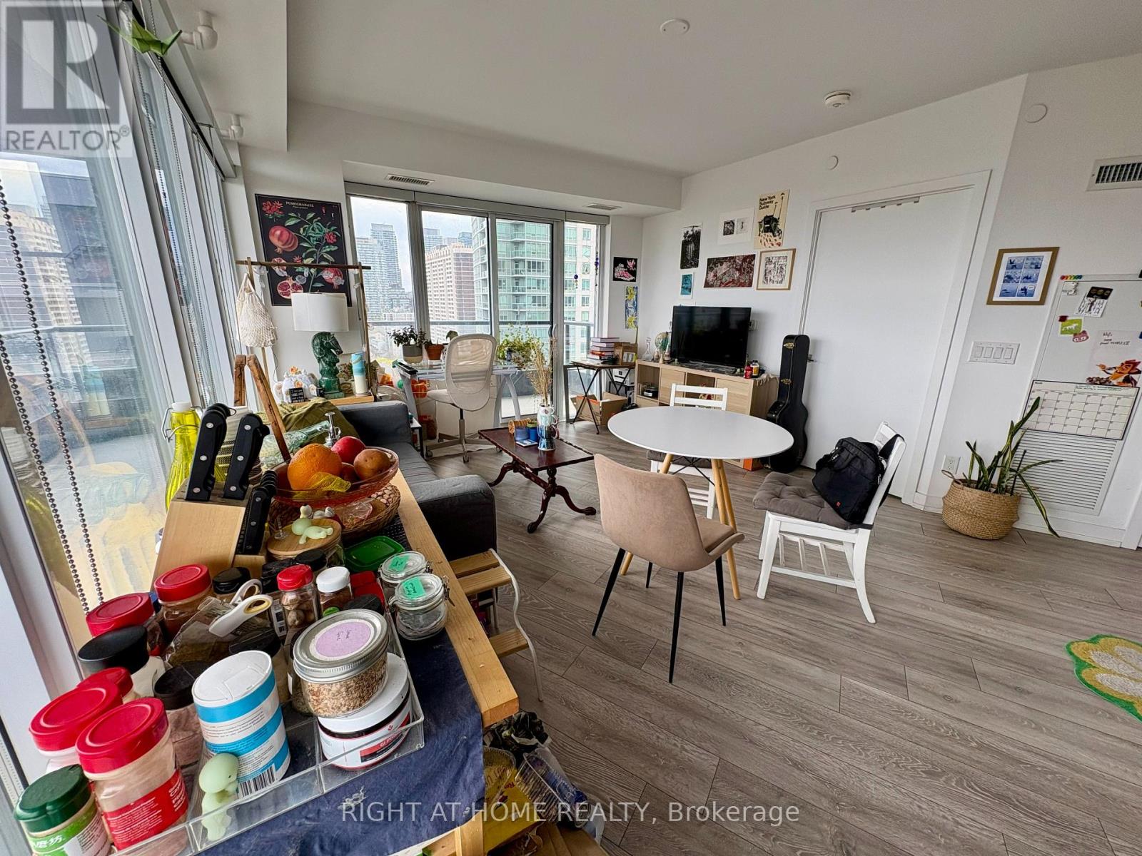 1408 - 159 Wellesley Street E, Toronto, Ontario  M4Y 0H5 - Photo 17 - C13076428
