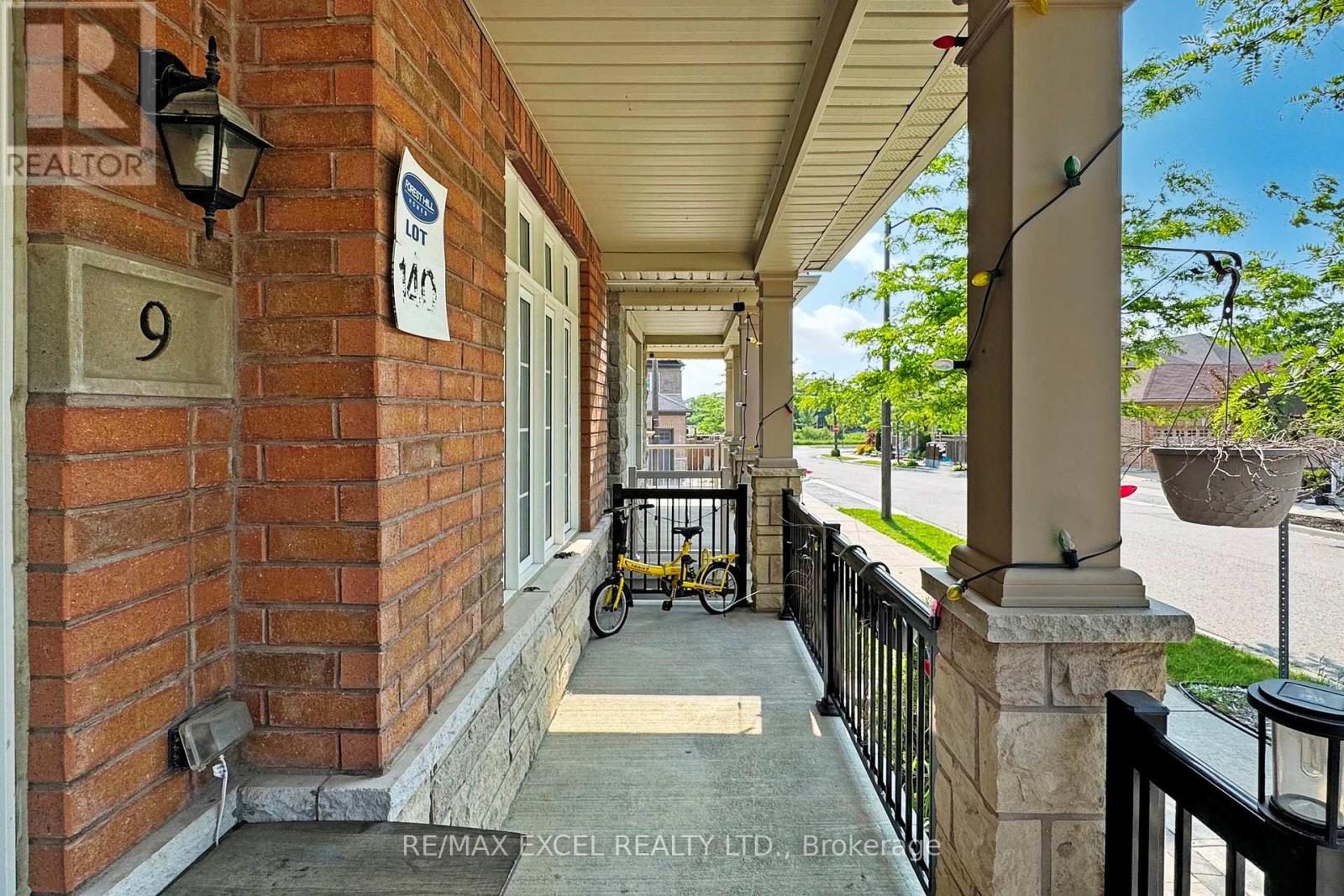 9 Sunnyside Hill Road, Markham, Ontario  L6B 0X4 - Photo 2 - N13076408
