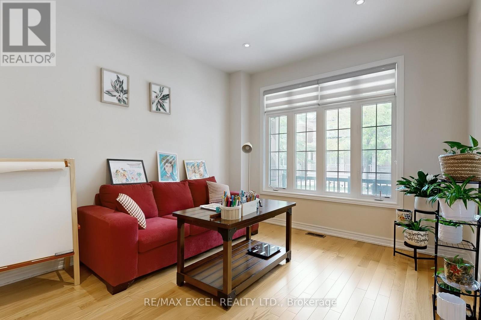 9 Sunnyside Hill Road, Markham, Ontario  L6B 0X4 - Photo 4 - N13076408
