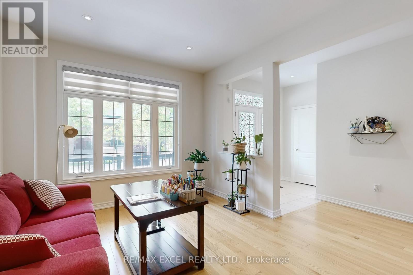 9 Sunnyside Hill Road, Markham, Ontario  L6B 0X4 - Photo 5 - N13076408
