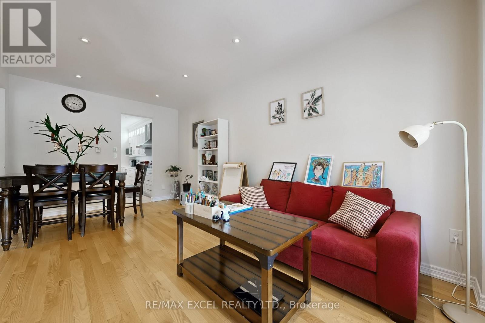 9 Sunnyside Hill Road, Markham, Ontario  L6B 0X4 - Photo 6 - N13076408