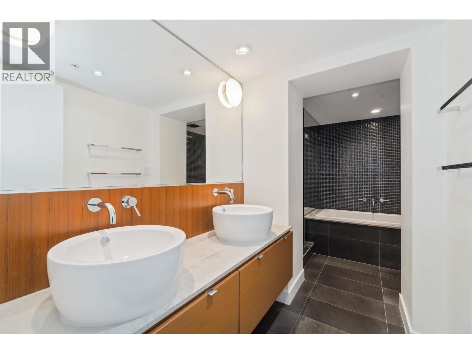404 1762 Davie Street, Vancouver, British Columbia  V6G 1W2 - Photo 16 - R3109086
