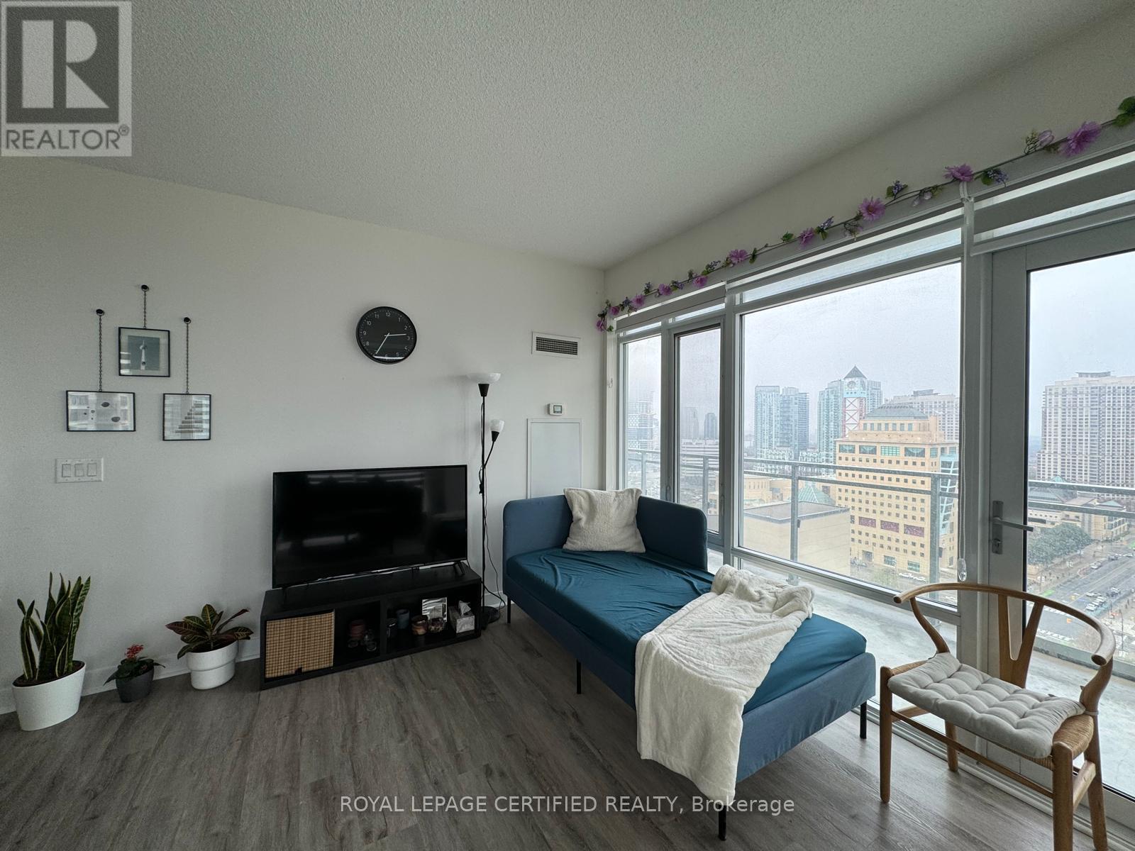 2005 - 365 Prince Of Wales Drive, Mississauga, Ontario  L5B 0G6 - Photo 7 - W13076390