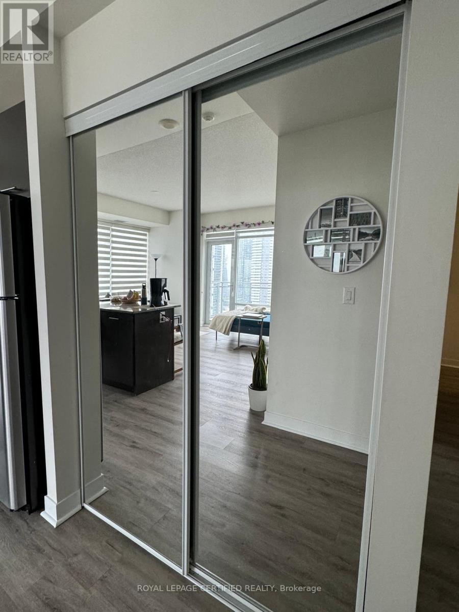 2005 - 365 Prince Of Wales Drive, Mississauga, Ontario  L5B 0G6 - Photo 8 - W13076390