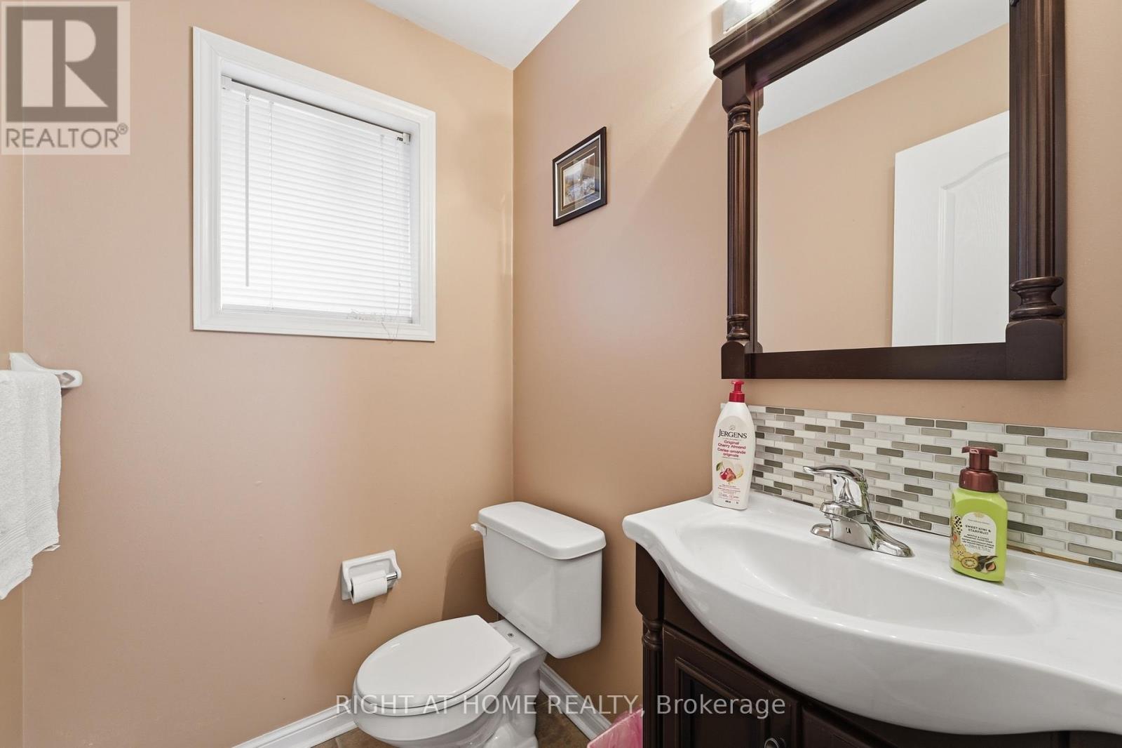 83 Headwater Road, Caledon, Ontario  L7E 2W4 - Photo 5 - W13076422