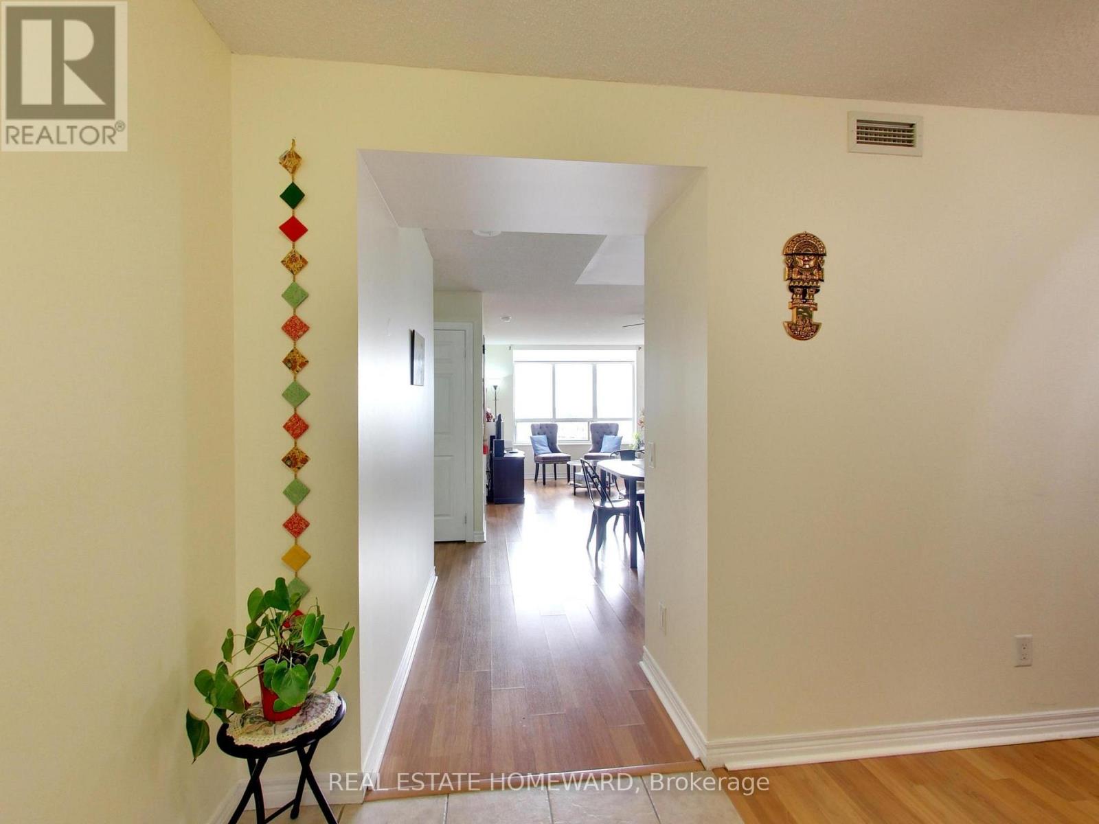 2010 - 710 Humberwood Boulevard, Toronto, Ontario  M9W 7J5 - Photo 8 - W13076434