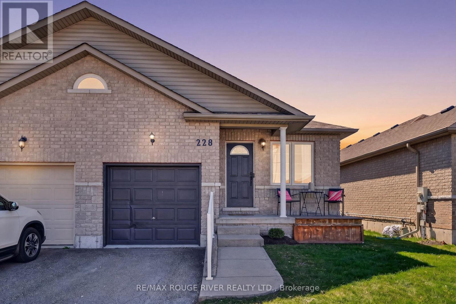 228 RUTTAN TERRACE, Cobourg, Ontario
