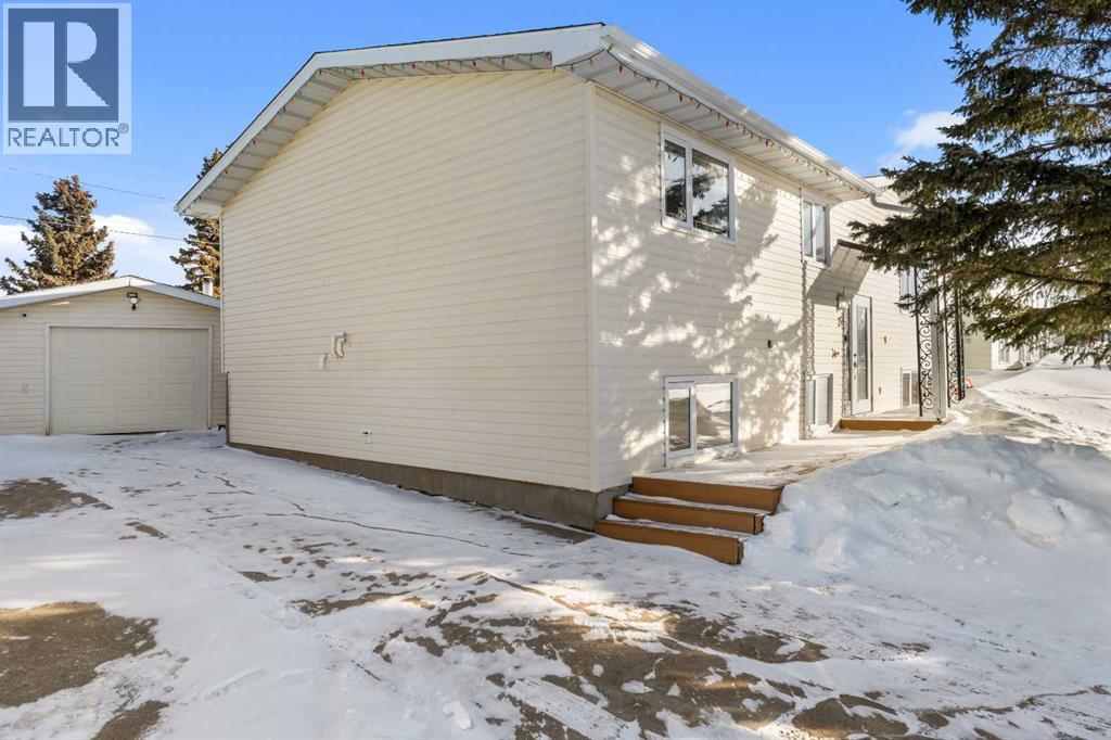 22 Southview Avenue, Swan Hills, Alberta  T0G 2C0 - Photo 3 - A2291950