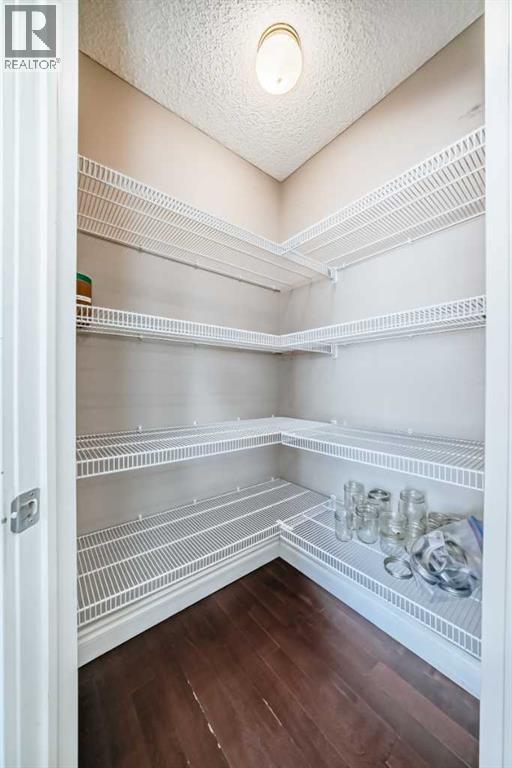 141 Somerglen Way Sw, Calgary, Alberta  T2Y 4B2 - Photo 12 - A2303715