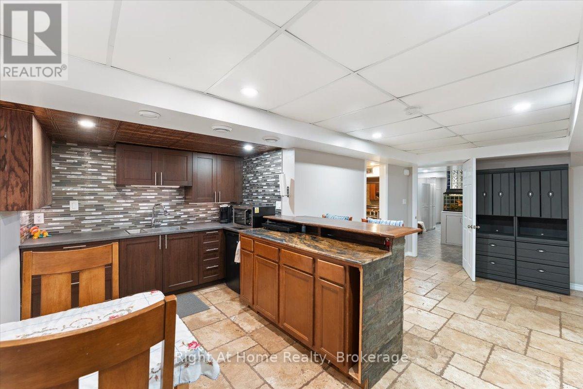 437 Shoreacres Road, Burlington, Ontario  L7L 5N2 - Photo 37 - W12968808