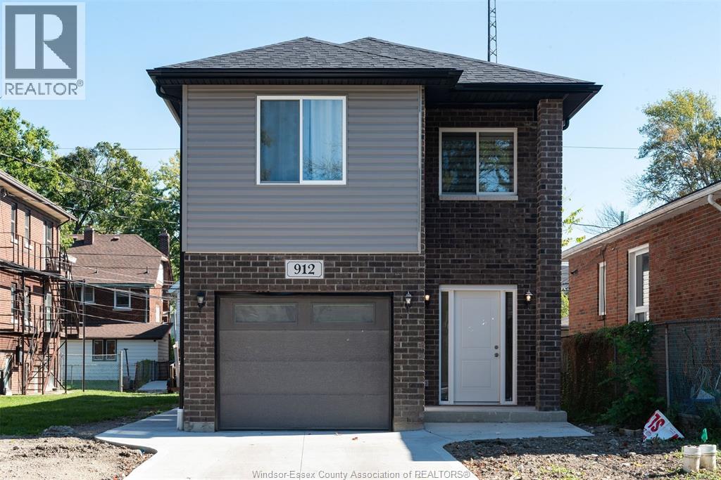 912 HALL AVENUE Unit# A2, windsor, Ontario
