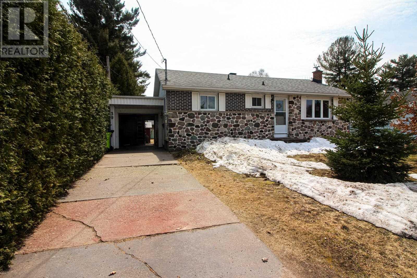 39 Lawson AVE, Sault Ste. Marie, Ontario
